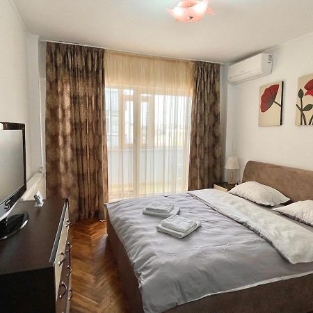 Apartment Danube View Tulcea Bagian luar foto