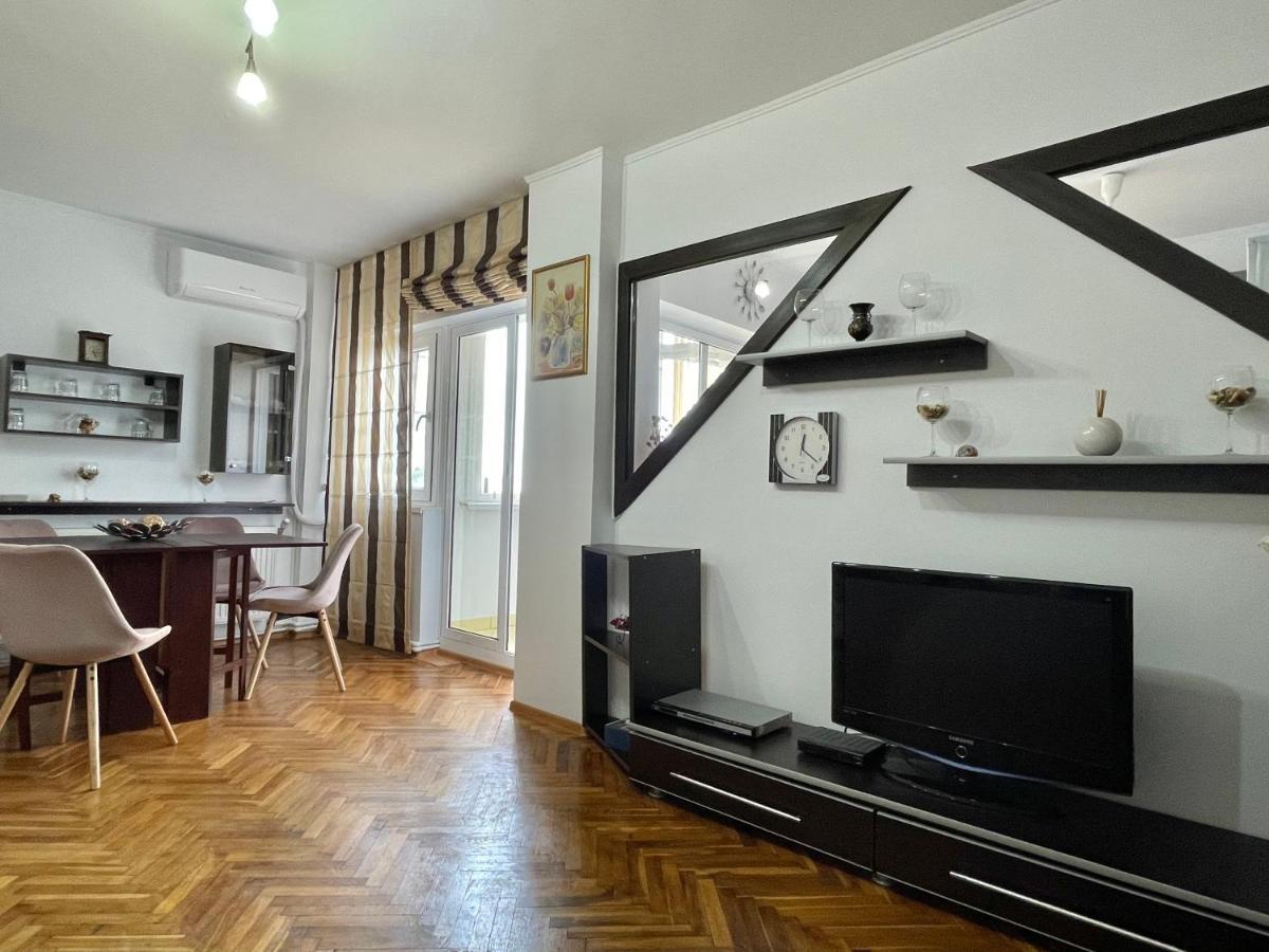 Apartment Danube View Tulcea Bagian luar foto